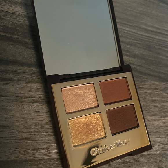 Charlotte Tilbury Vintage Vamp eyeshadow palette - Picture 3 of 5
